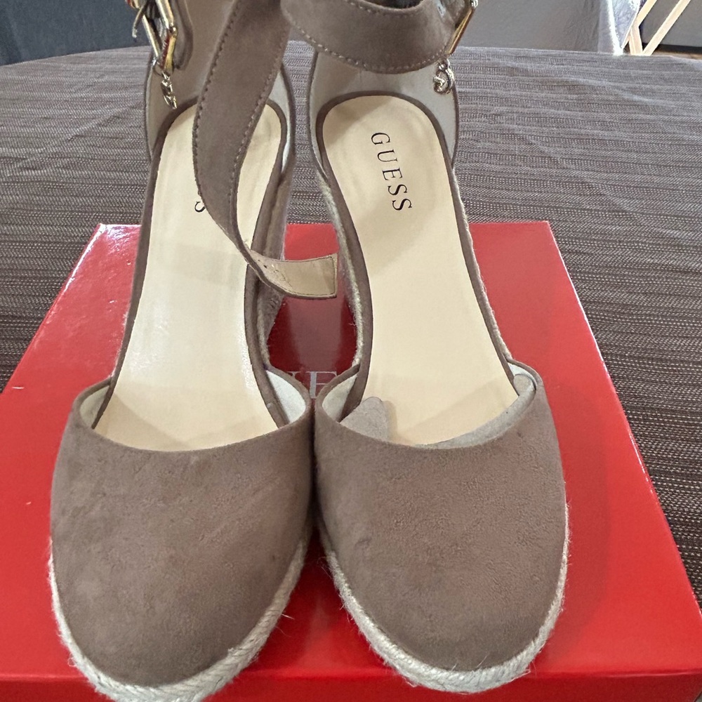 Guess NEW suede tan size 7 wedge espadrilles.